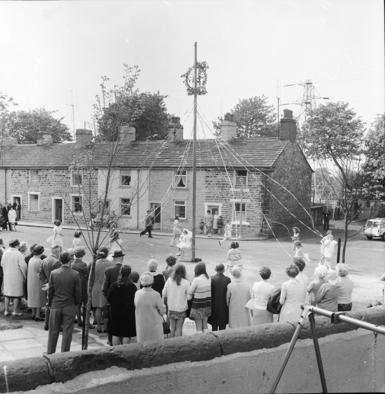 They say thanks with maypole dance