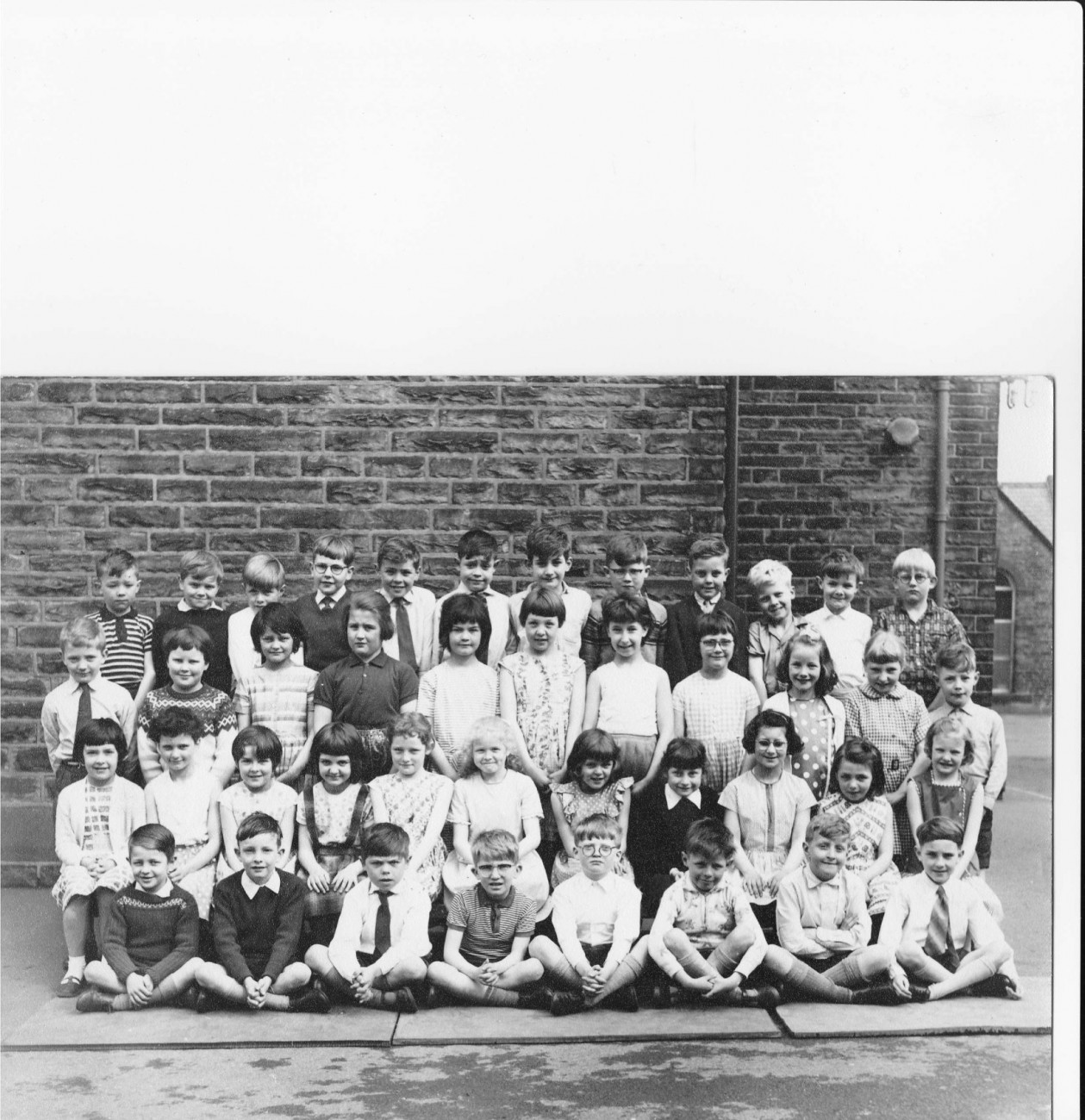 Pupils at Park Junior School in 1961-2