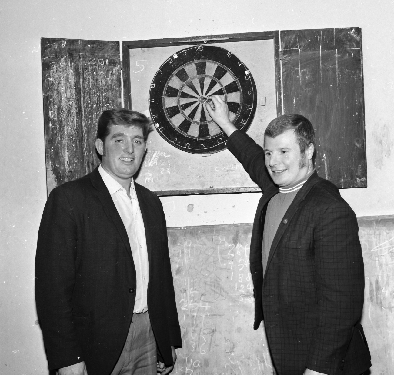 Knowles Wins CISWO Darts