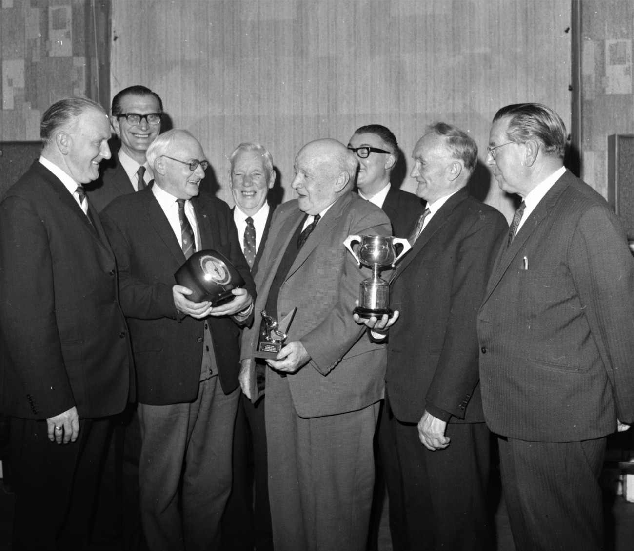 Special Presentation Is Highlight Of Bowlers' Dinner